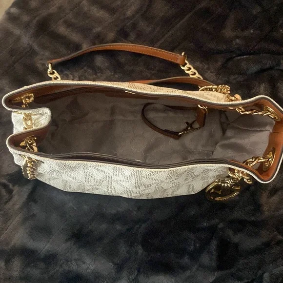 Michael Kors Purse - Picture 3 of 6